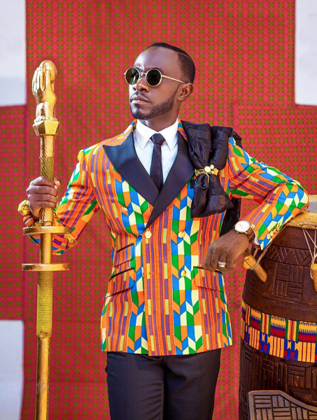 Listen UP: Okyeame Kwame releases 'Bra' featuring Afriyie Wutah - YFM Ghana