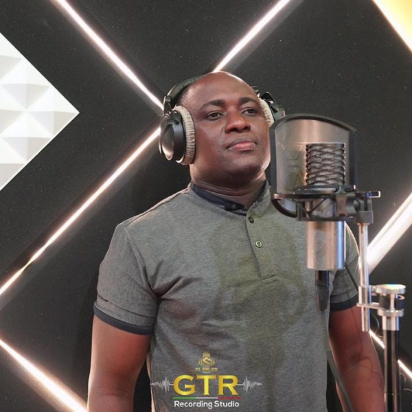 God Dey Make Me Shine by Harry Bartholomew ⚜ Download or listen online —